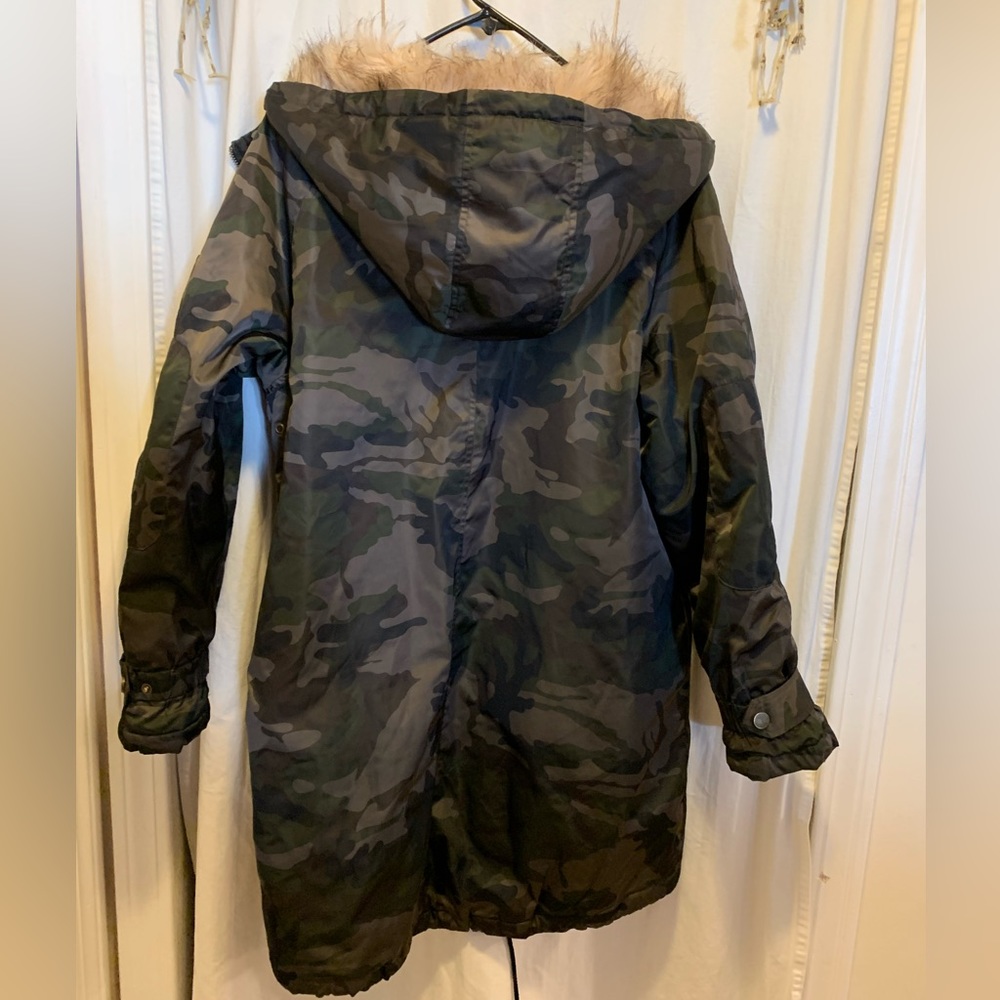 Lucky Brand camouflage hooded winter coat with faux fur trim - Picture 8 of 14